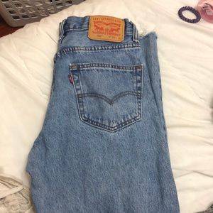 LEVIS 550 vintage light washed frayed high waisted